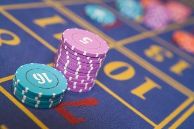 selot live casino table and sports betting interface on mobile